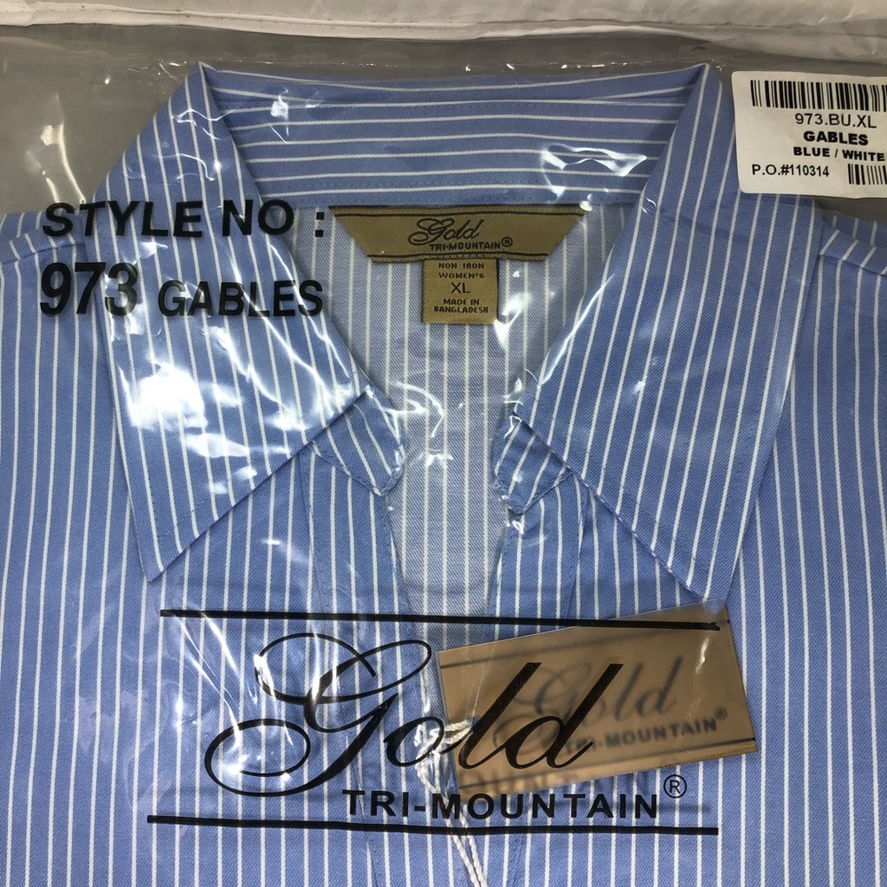 GoldTri Mountain Blue pnstripe button down v neck. XL